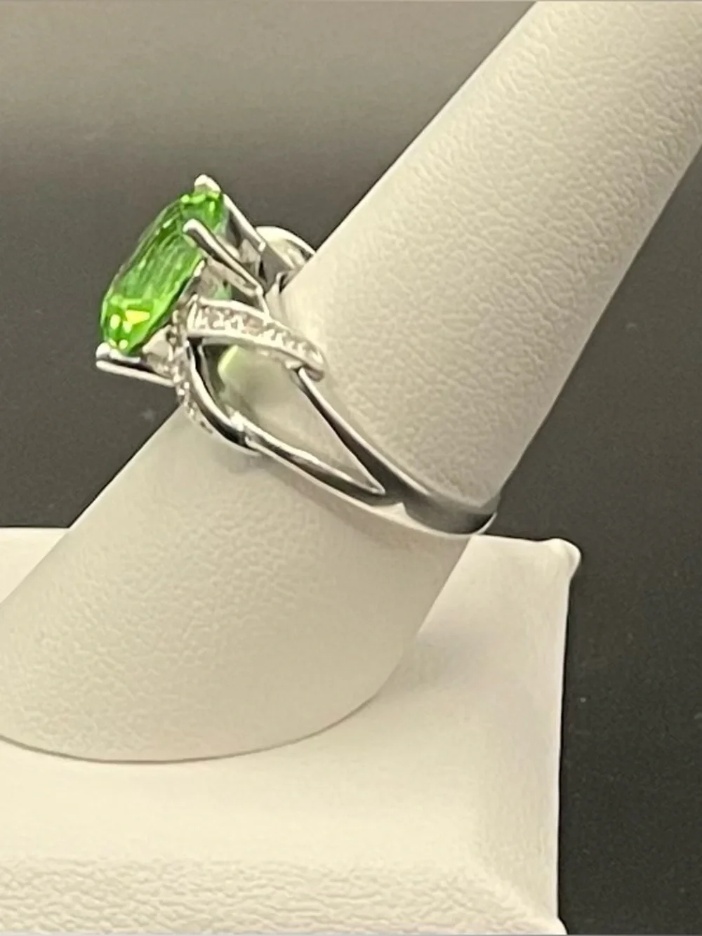 NWOT 925 Sterling silver peridot cz split shank ring sz 8